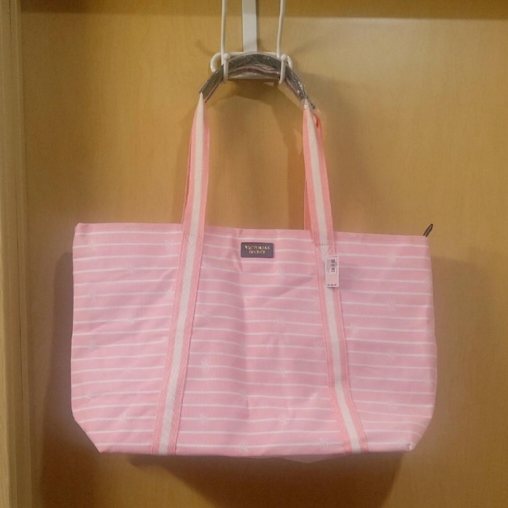 NWT Victoria's Secret Pink/White (Black Interior) Quilted Tote Bag Lrg. Zippered